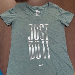 Nike short sleeve shirt